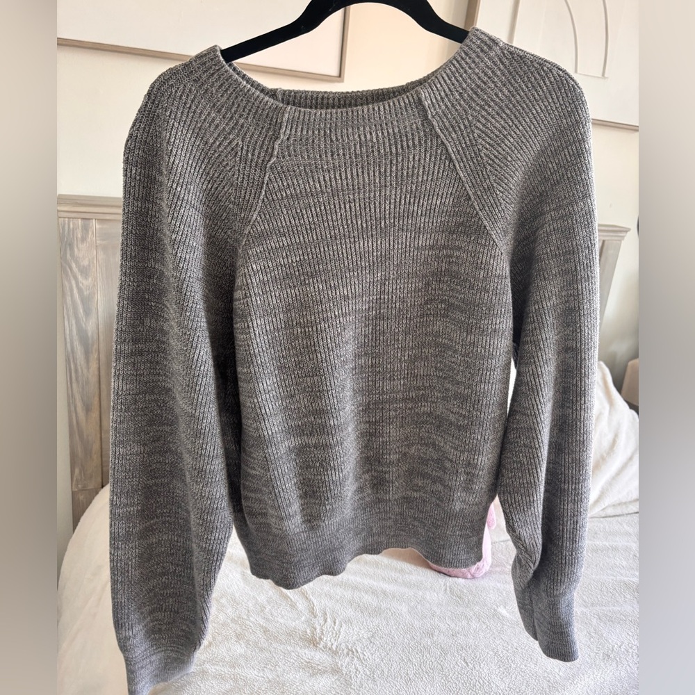 Like New Free people heather gray sweater!